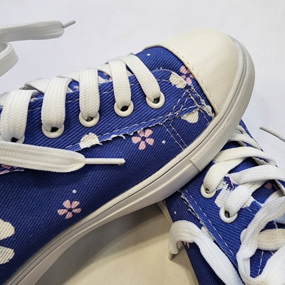Floral Canvas Sneakers Women’s 10.5 Light Blue Low Top Lace Up Casual Shoes - Picture 7 of 9